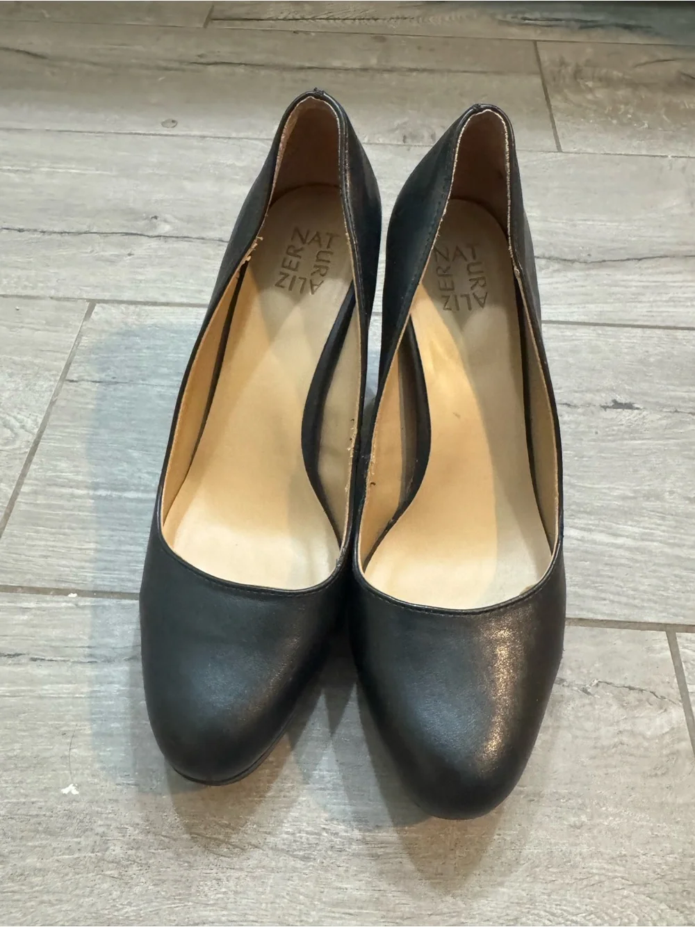 Naturalizer Black Pumps